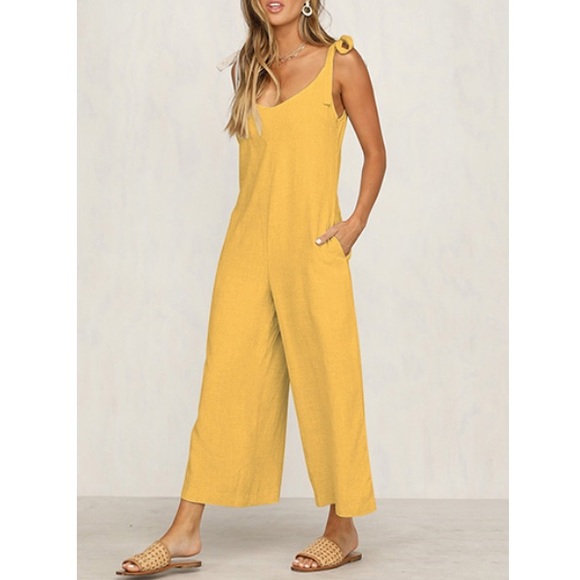 ๐ Womenโs Capri Jumpsuit - Picture 2 of 8